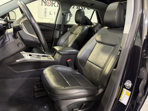 Used 2022 Ford Explorer Limited w/ Equipment Group 301A image 9