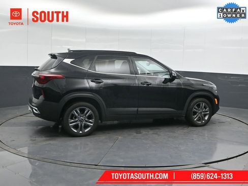 Used 2023 Kia Seltos S w/ Navigation Package image 3