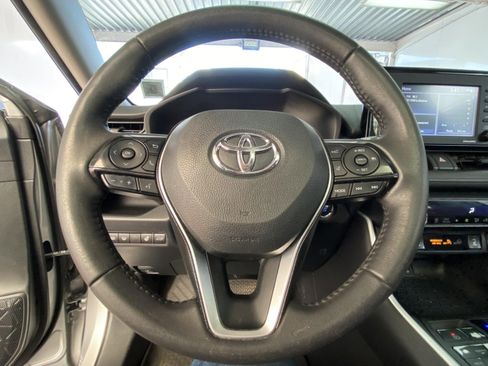Used 2020 Toyota RAV4 XLE w/ Convenience Package image 29