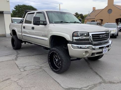 Used 2006 GMC Sierra 2500 SLE w/ Onstar Plus Package AWD/4WD image 8