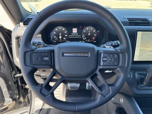 Used 2025 Land Rover Defender 110 V8 image 13