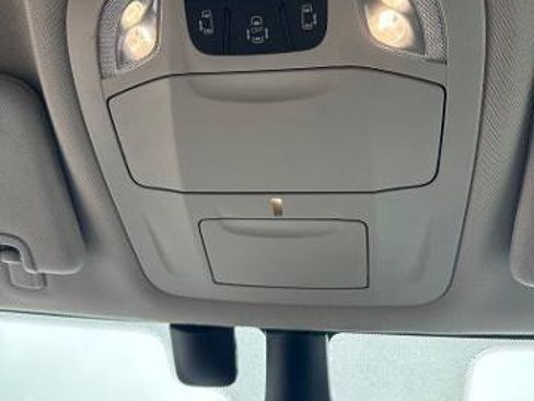 Used 2022 Chrysler Pacifica Touring-L FWD image 26