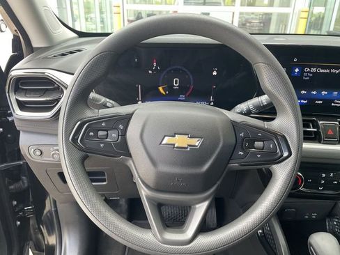 Used 2025 Chevrolet TrailBlazer LT FWD image 19