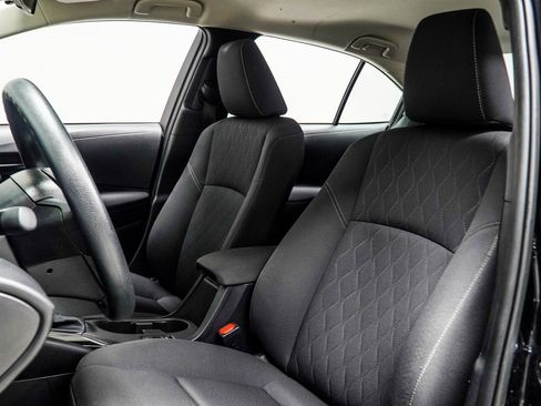 Used 2025 Toyota Corolla LE image 28