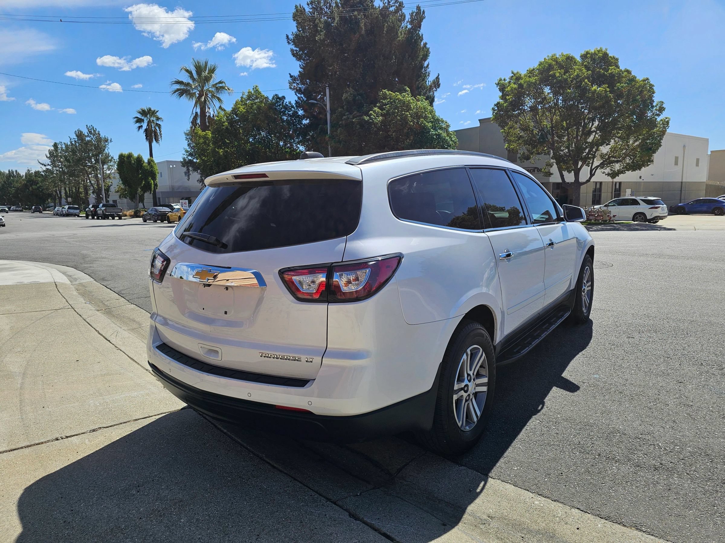Used 2016 Chevrolet Traverse LT FWD image 5