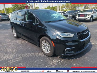 Used 2024 Chrysler Pacifica Touring-L