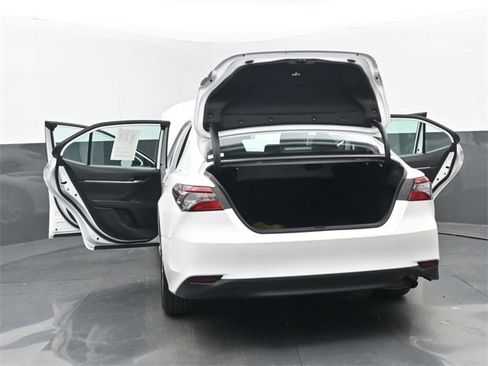 Used 2024 Toyota Camry LE image 36