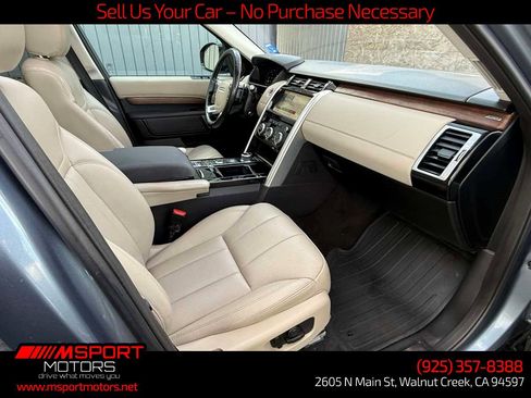 Used 2018 Land Rover Discovery HSE AWD/4WD image 15