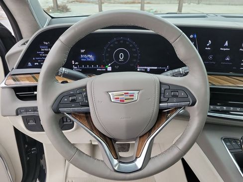 Certified 2022 Cadillac Escalade Premium Luxury Platinum image 27