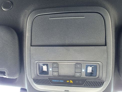 Used 2020 Ford Explorer XLT w/ Equipment Group 202A AWD/4WD image 26