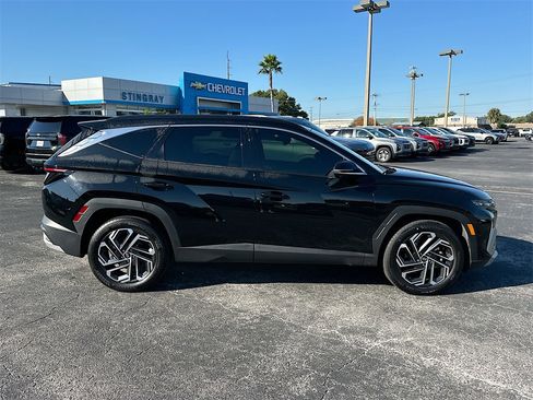 Used 2025 Hyundai Tucson Limited image 4