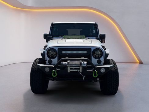Used 2012 Jeep Wrangler Unlimited Rubicon AWD/4WD image 8