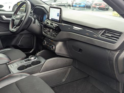 Used 2025 Ford Escape ST-Line Select AWD/4WD image 25