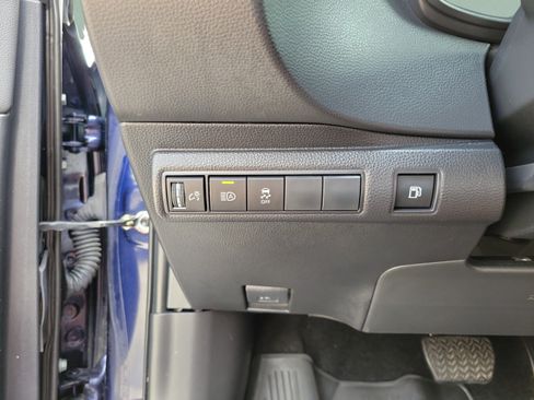 Certified 2023 Toyota Corolla SE w/ SE Package FWD image 25