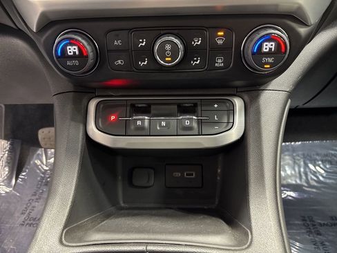 Used 2023 GMC Acadia SLE w/ LPO, Floor Liner Package image 19