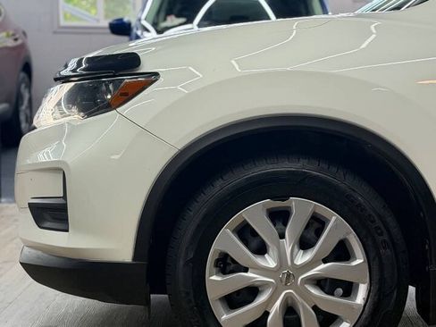 Used 2018 Nissan Rogue S FWD image 3