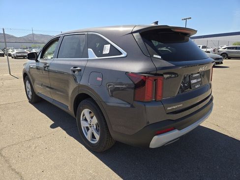 New 2026 Kia Sorento LX FWD image 4