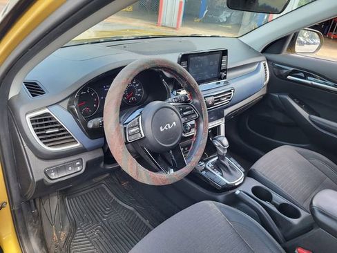 Used 2023 Kia Seltos S FWD image 9