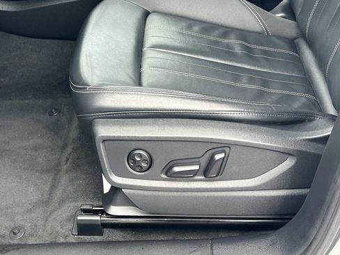 Used 2021 Audi Q5 Premium w/ Convenience Package image 17