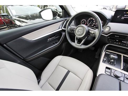 Certified 2025 MAZDA CX-70 3.3 Turbo w/ Premium Package image 7