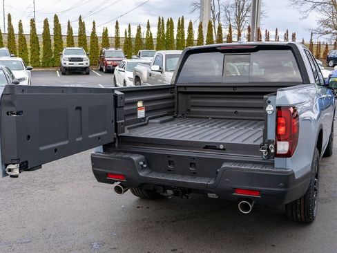 New 2026 Honda Ridgeline Black Edition image 12