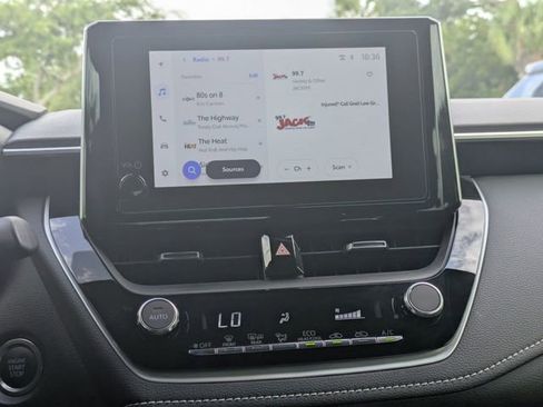 Used 2025 Toyota Corolla SE FWD image 17