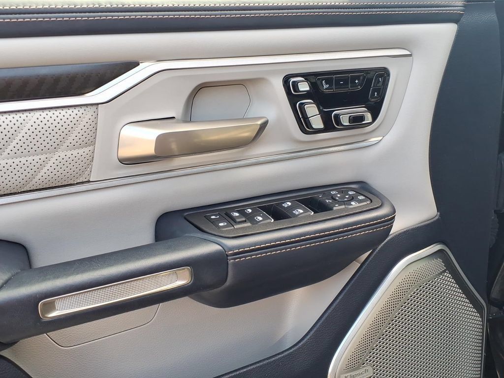 Used 2025 RAM 1500 Tungsten w/ Towing Technology Group AWD/4WD image 4