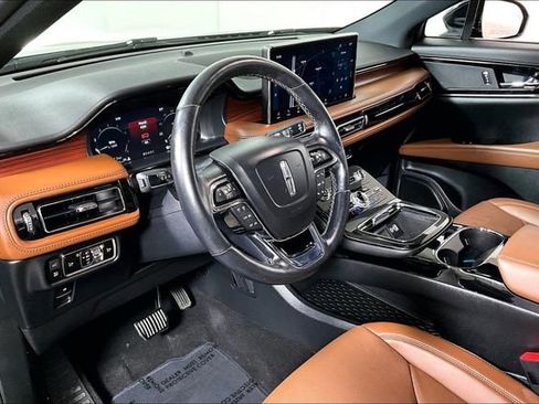 Used 2023 Lincoln Nautilus Reserve image 13