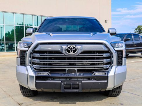 Used 2025 Toyota Tundra Limited AWD/4WD image 4