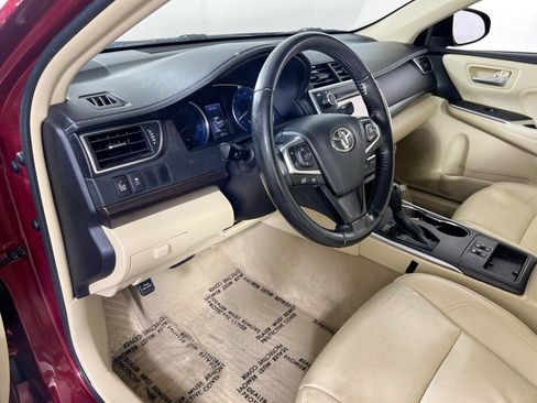 Used 2016 Toyota Camry XLE w/ Moonroof Package FWD image 9