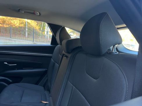 Used 2023 Hyundai Tucson SE image 18