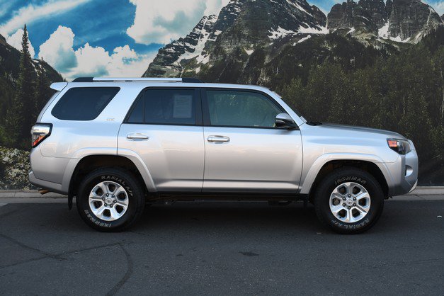 Certified 2024 Toyota 4Runner SR5 Premium w/ Moonroof Package AWD/4WD image 2