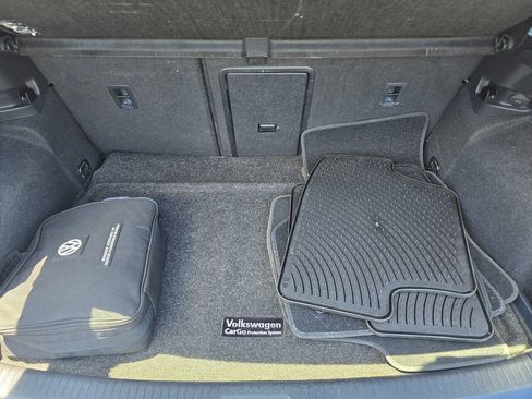 Used 2019 Volkswagen Golf S FWD image 22