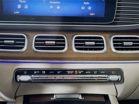 Used 2024 Mercedes-Benz GLE 450 4MATIC image 19