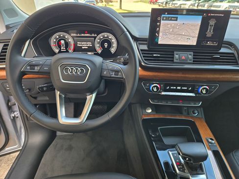 Used 2023 Audi Q5 2.0T Premium Plus w/ Premium Plus Package AWD/4WD image 10