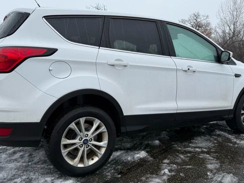 Used 2019 Ford Escape SE image 10