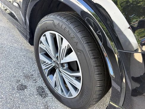Used 2025 Audi Q4 e-tron Premium w/ Convenience Package RWD image 7