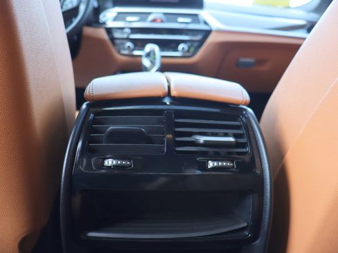 Used 2023 BMW 530i xDrive w/ Premium Package AWD/4WD image 38