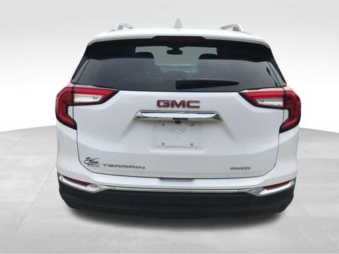 Used 2024 GMC Terrain SLT w/ LPO, Floor Liner Package AWD/4WD image 10
