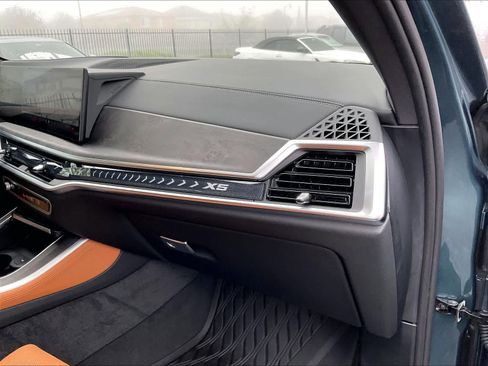 Used 2025 BMW X5 xDrive40i w/ Parking Assistance Package image 15