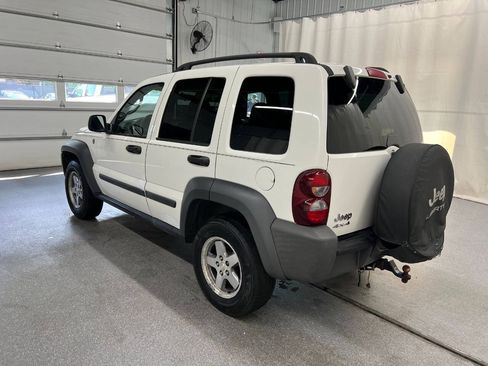 Used 2006 Jeep Liberty Sport AWD/4WD image 6