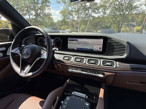 New 2026 Mercedes-Benz GLS 450 4MATIC image 33