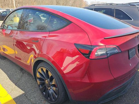 Used 2024 Tesla Model Y Performance image 6
