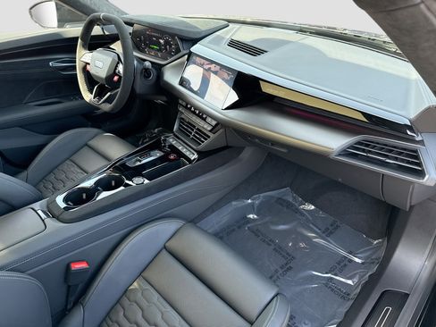 New 2026 Audi RS e-tron GT performance image 14