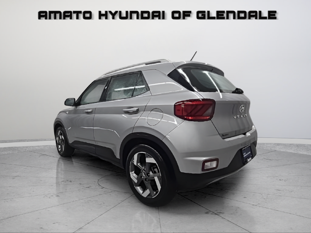 Certified 2024 Hyundai Venue SEL FWD image 4