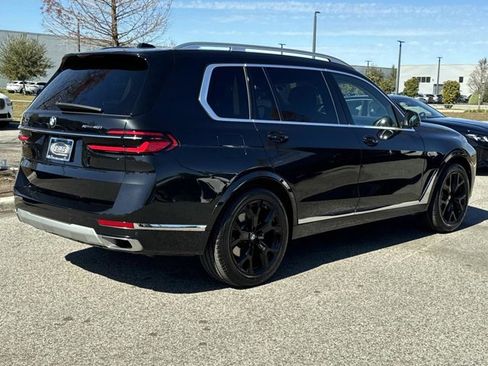 Used 2024 BMW X7 xDrive40i w/ Premium Package image 3