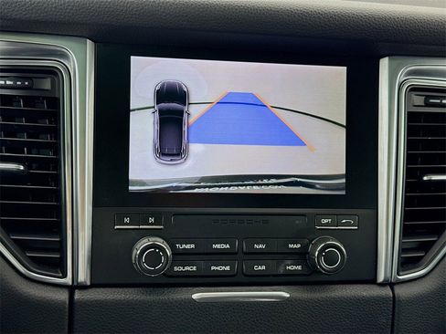 Used 2017 Porsche Macan image 20