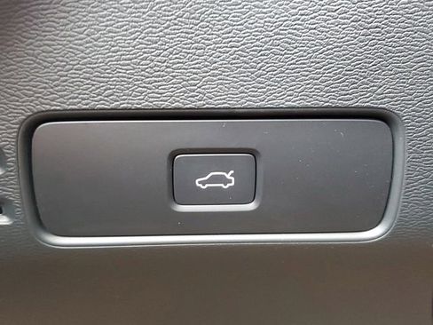 New 2026 Volvo XC40 B5 Plus w/ Protection Package Premier image 9