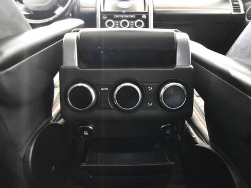 Used 2018 Land Rover Discovery HSE image 18