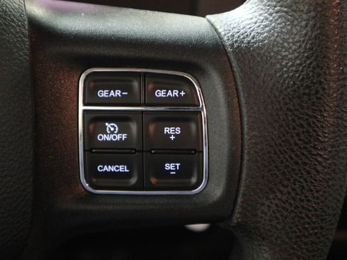 Used 2017 RAM 1500 Express image 25